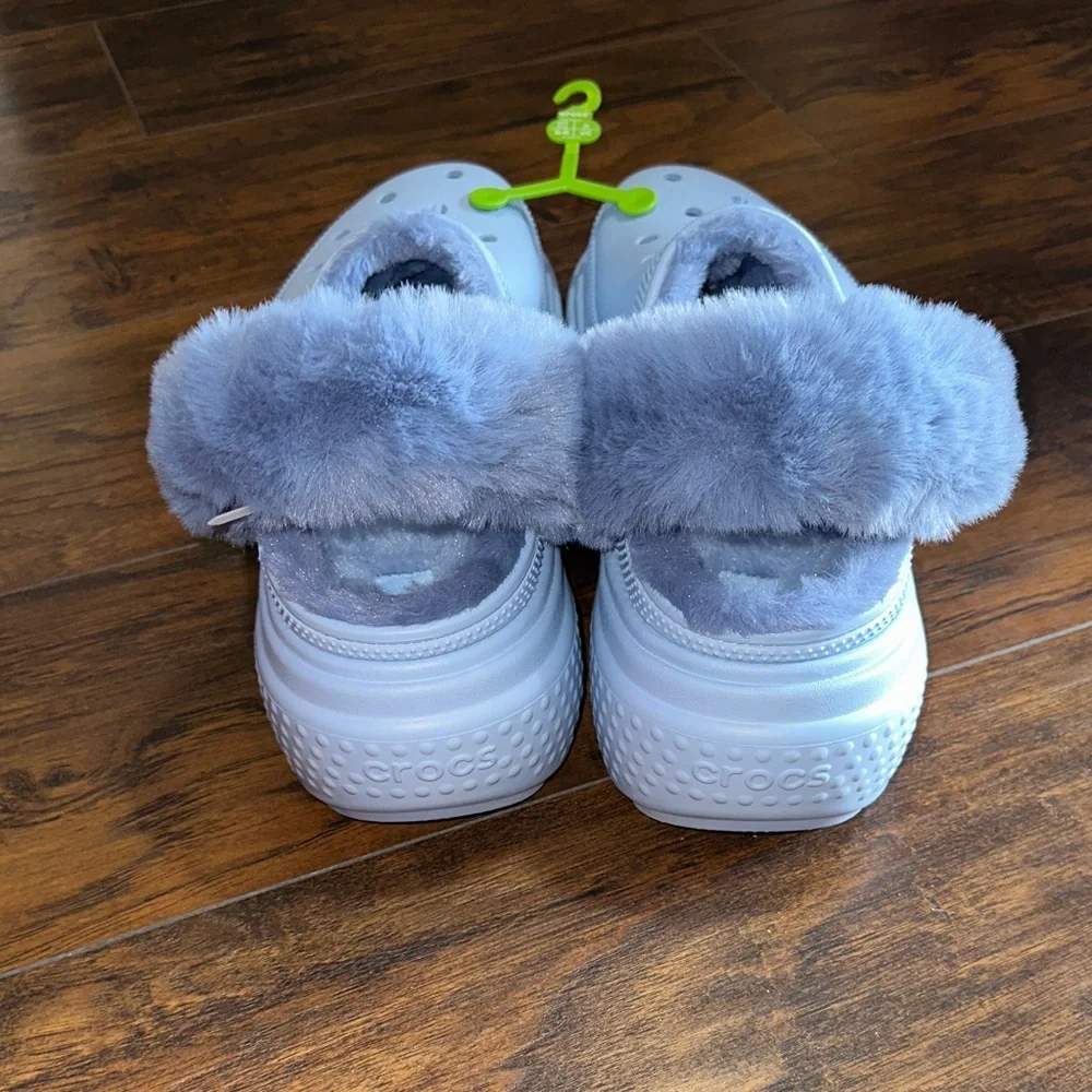 CROCS cozy stylish